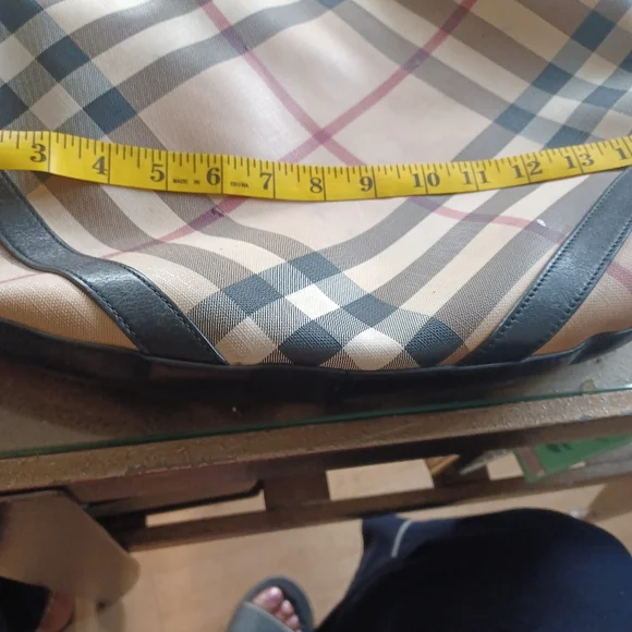 Burberry Large Purse - Picture 4 of 7